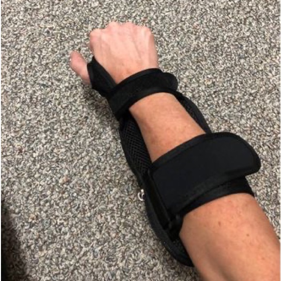 iPhone Holder (fits most Models) for Wrist - Picture 5 of 6